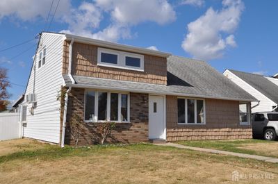 99 Daniel Street, House other with 5 bedrooms, 2 bathrooms and null parking in Carteret NJ | Image 2