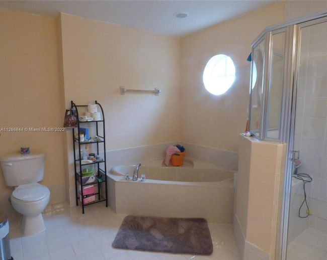 APT-102 - 7313 Nw 173 Rd Dr, Condo with 3 bedrooms, 2 bathrooms and null parking in Hialeah FL | Image 14
