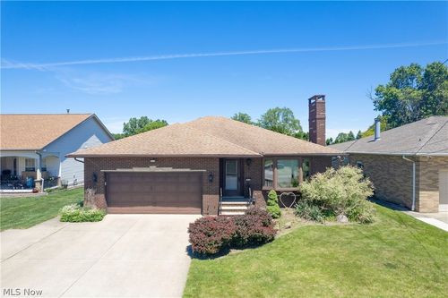 10216 Harmony Lane, Brooklyn, OH, 44144 | Card Image