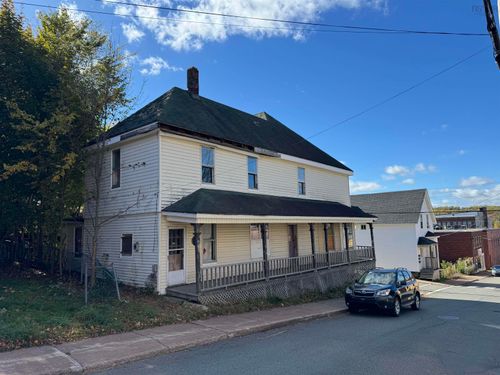 207 Maclean St, New Glasgow, NS, B2H4M8 | Card Image