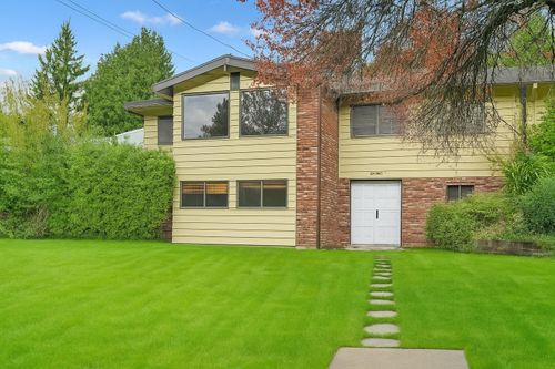 1987 Cape Horn Ave, Coquitlam, BC, V3K1J2 | Card Image