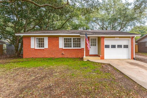 211 20th St, Niceville, FL, 32578-3129 | Card Image