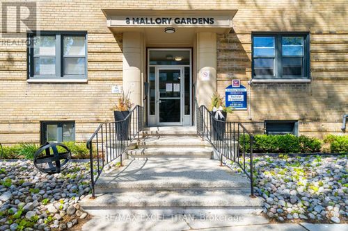 4-8 Mallory Gardens, Toronto (Yonge-St. Clair), ON, M4V2A6 | Card Image