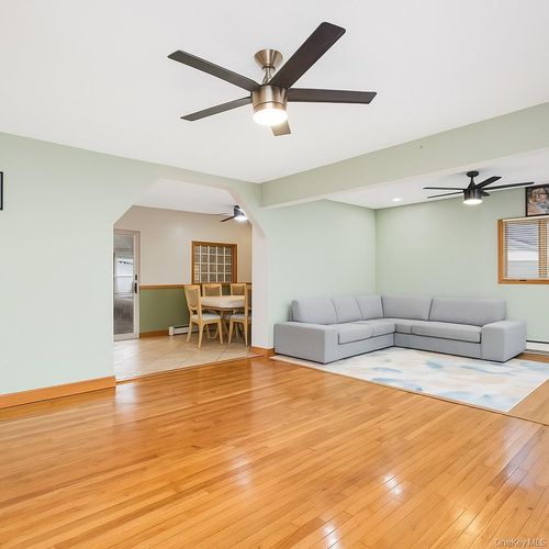 1012 N Ontario Ave, Lindenhurst, NY, 11757-2222 | Card Image