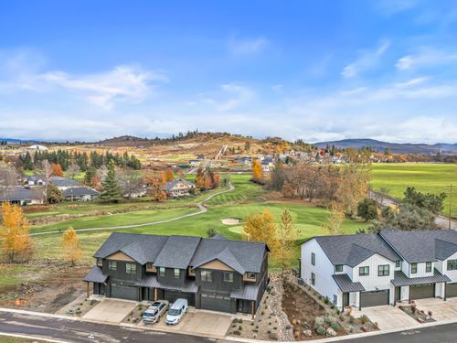 107 Golf View Dr, Eagle Point, OR, 97524-6676 | Card Image