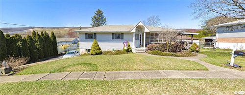 104 Mackie Ln, Taylor, PA, 18517-1214 | Card Image