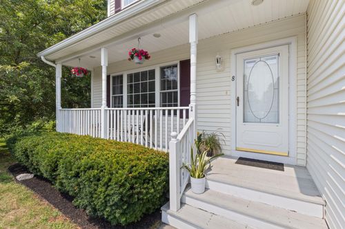 8 Southwood Dr, Dover, NH, 03820-4499 | Card Image