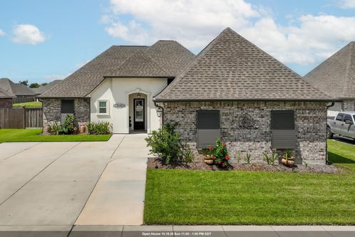 355 Madio Dr, Houma, LA, 70364-3829 | Card Image