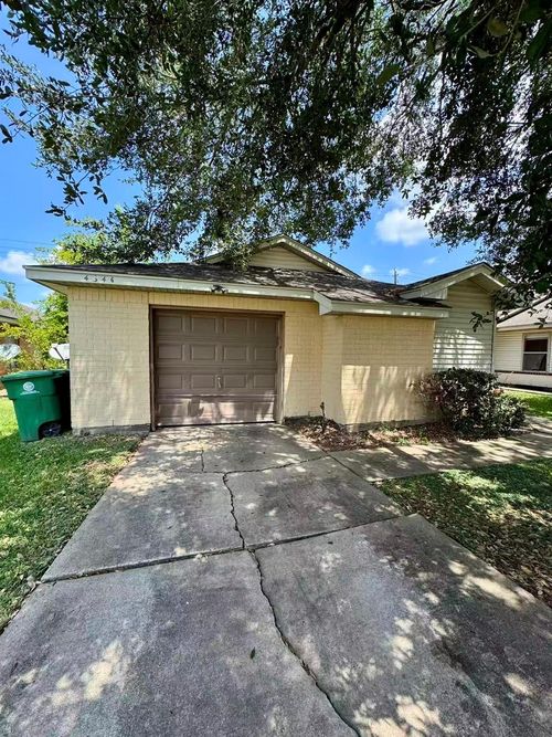 4646 Callery Creek Dr, Houston, TX, 77053-3100 | Card Image