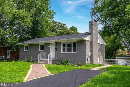 3911 Egan Dr, FAIRFAX, VA, 22030-4818 | Card Image