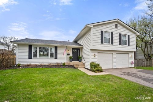 800 Fellows St, St. Charles, IL, 60174-3837 | Card Image