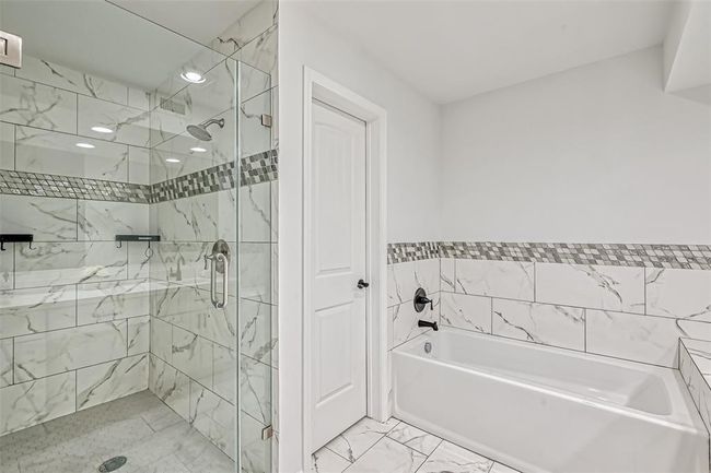 APT-1002 - 3350 Mccue Rd, Condo with 2 bedrooms, 2 bathrooms and 2 parking in Houston TX | Image 13