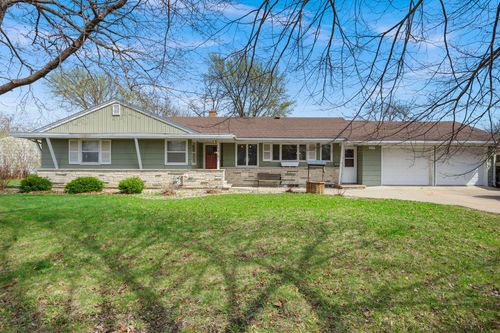 136 N Park Ln, Le Sueur, MN, 56058-1713 | Card Image