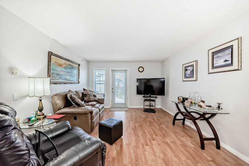 434-5000 Somervale Court Sw, Calgary, AB, T2Y4M1 | Card Image