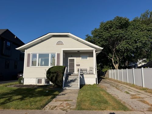 472 Larch Ave, Elmhurst, IL, 60126-2316 | Card Image