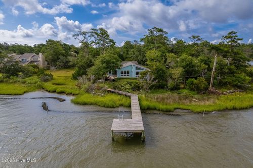 1 West Ct, Pine Knoll Shores, NC, 28512-6318 | Card Image