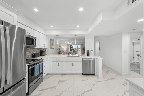 302-6936 Huntington Ln, Delray Beach, FL, 33446-2590 | Card Image