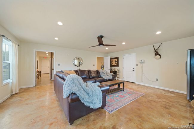 6005 W Ammann Rd, Home with 5 bedrooms, 5 bathrooms and null parking in Bulverde TX | Image 39
