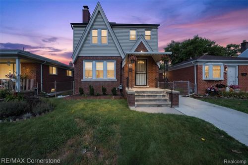 4040 Longtin Ave, Lincoln Park, MI, 48146-3764 | Card Image