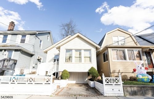 78 Beech St, Belleville, NJ, 07109-2704 | Card Image