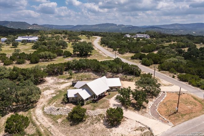 122 Twisting Oak Ct, House other with 4 bedrooms, 3 bathrooms and null parking in Pipe Creek TX | Image 54