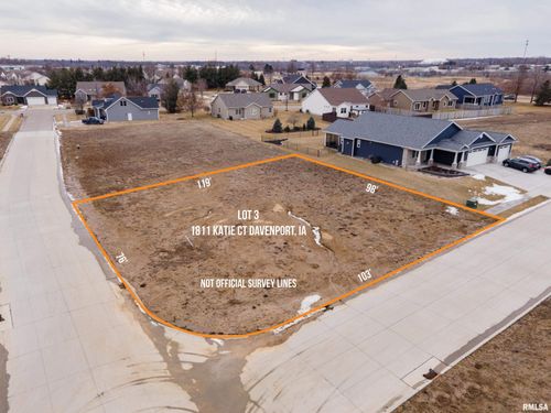 1811 Katie Ct, Davenport, IA, 52807-2915 | Card Image