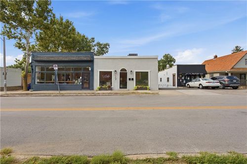 1207 W 47th Unit #1 Street, Kansas City, MO, 64112 | Card Image