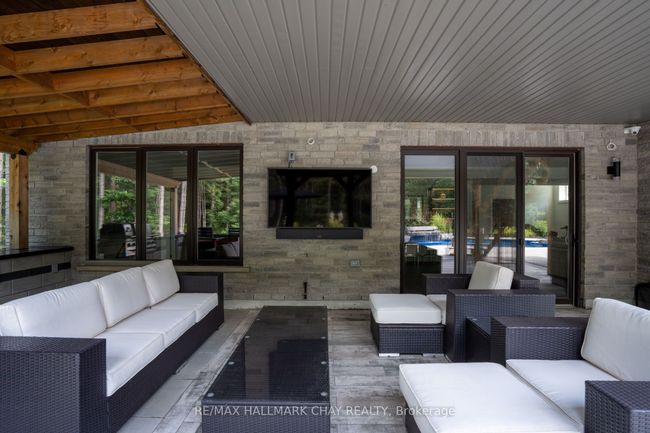105 Mennill Dr, House other with 4 bedrooms, 4 bathrooms and 9 parking in Minesing ON | Image 34
