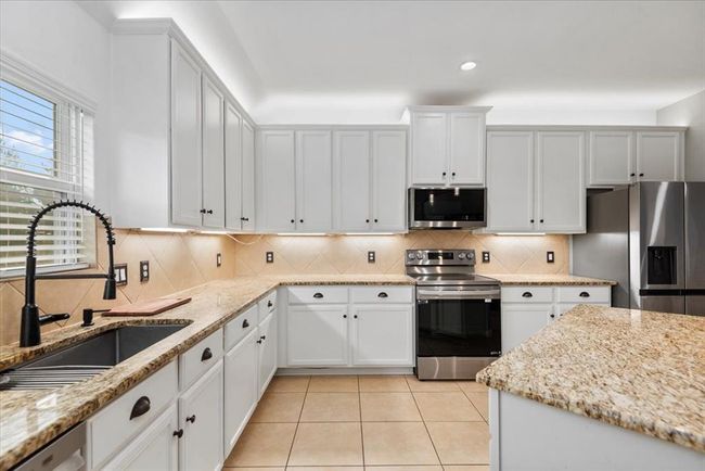 18716 Encinal Trl, House other with 3 bedrooms, 2 bathrooms and 2 parking in Magnolia TX | Image 11