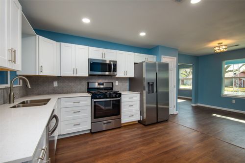 1701 Merrywood Way, Gainesville, TX, 76240-5141 | Card Image