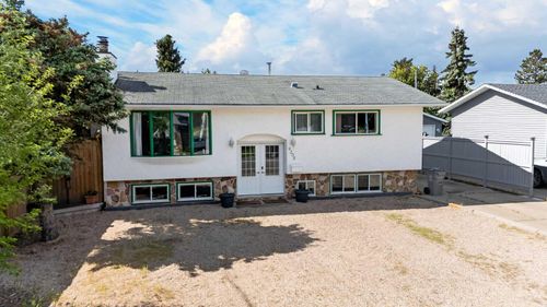 9205 111 Ave, Grande Prairie, AB, T8V3L7 | Card Image