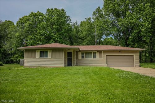 16011 Elbrook Street Ne, Alliance, OH, 44601 | Card Image