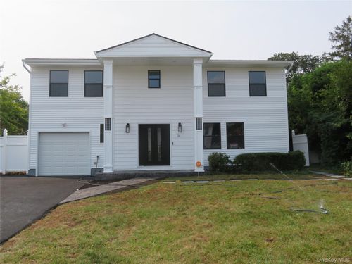 16 Sunshine Lane, Babylon, NY, 11701 | Card Image
