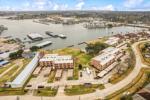 316c-15575 Marina Dr, Montgomery, TX, 77356-2865 | Card Image