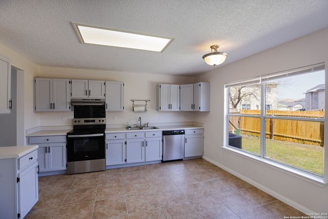 8611 Sierra Spgs, House other with 4 bedrooms, 3 bathrooms and null parking in Converse TX | Image 13