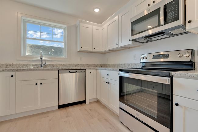 B - 13 Miami Way, Condo with 2 bedrooms, 1 bathrooms and null parking in Rochester NH | Image 6