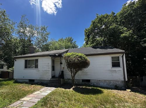 40 Cross St, Randolph, MA, 02368 | Card Image