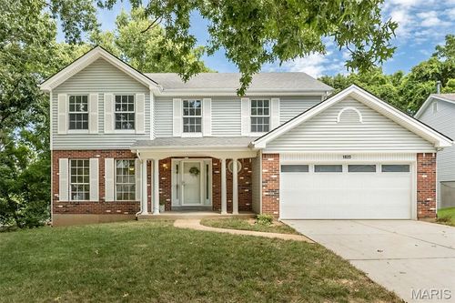 1825 Locks Mill Dr, Fenton, MO, 63026-2662 | Card Image