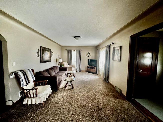 Living Room | Image 7