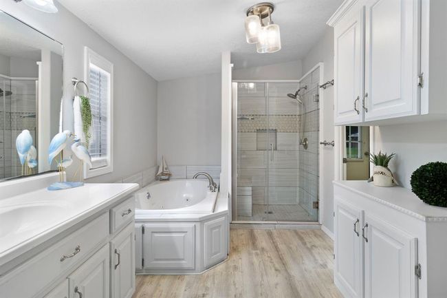 737 Lake Shore Dr, House other with 3 bedrooms, 2 bathrooms and 2 parking in Trinity TX | Image 25