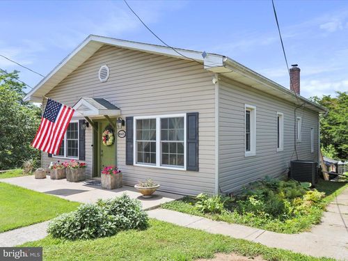 4605 Old Swimming Pool Rd, BRADDOCK HEIGHTS, MD, 21714-2503 | Card Image