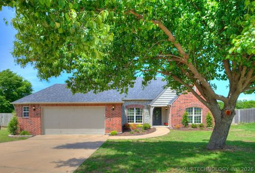 8512 N 100th East Ave, Owasso, OK, 74055-2354 | Card Image