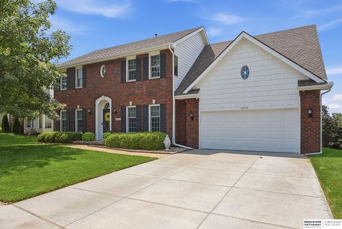 16135 Dewey Ave, Omaha, NE, 68118-4112 | Card Image
