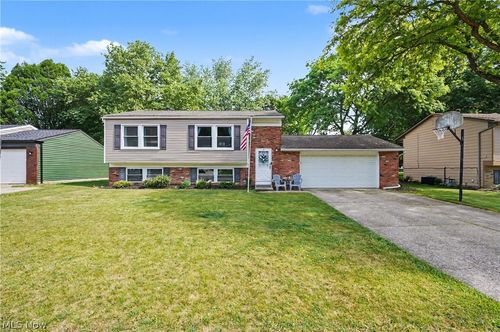 26930 Southwood Ln, Olmsted Twp, OH, 44138-1157 | Card Image