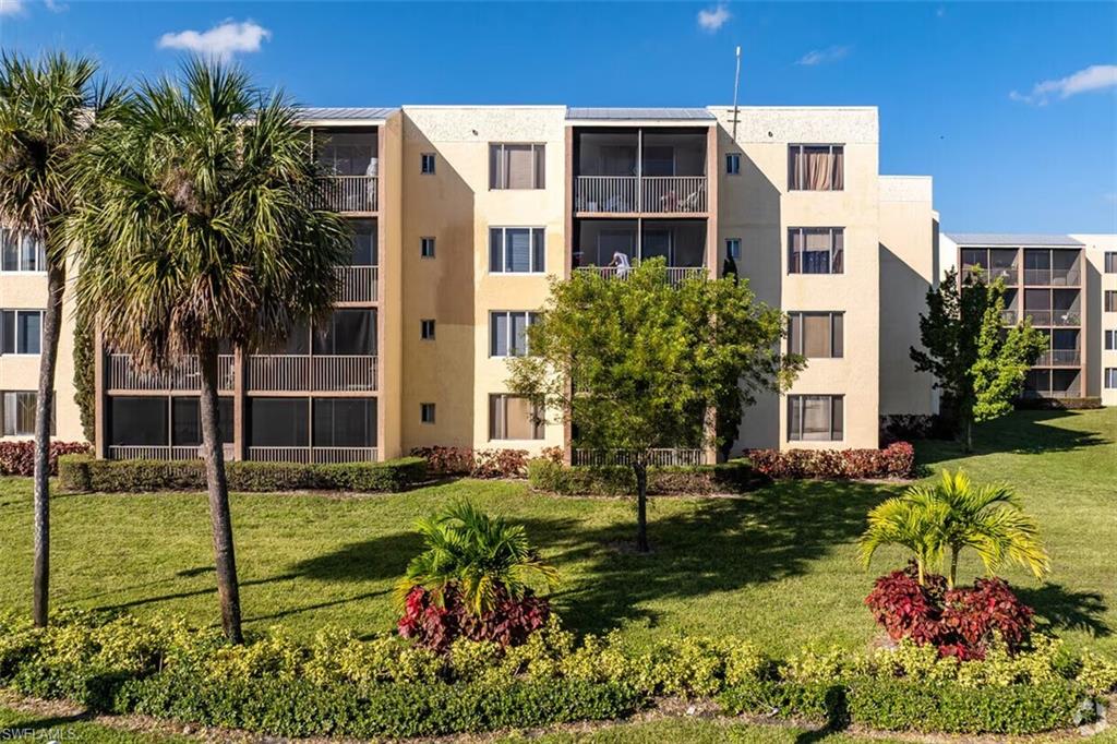 Residential in LAUDERDALE LAKES 2