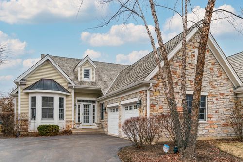 60 S Canterbury Ct, Lake Forest, IL, 60045-2340 | Card Image