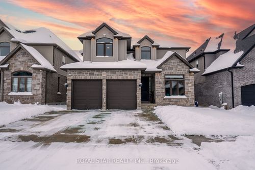 325 Masters Dr, Woodstock, ON, N4T0L2 | Card Image