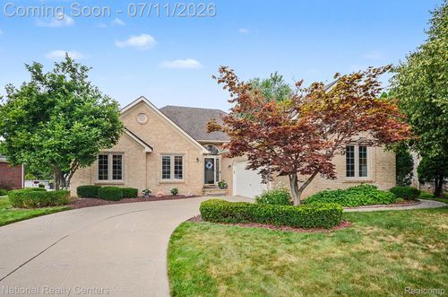 57837 Kaczmarek Dr, Washington Township, MI, 48094-2939 | Card Image