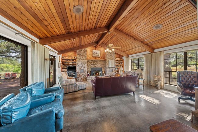 13315 N State Highway 16, Home with 3 bedrooms, 3 bathrooms and null parking in Llano TX | Image 9