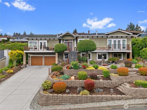 413 174th Pl Ne, Bellevue, WA, 98008-4246 | Card Image